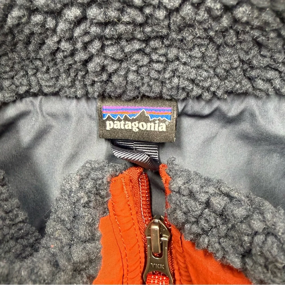 Patagonia‎ Charcoal and Rust Fleece Vest